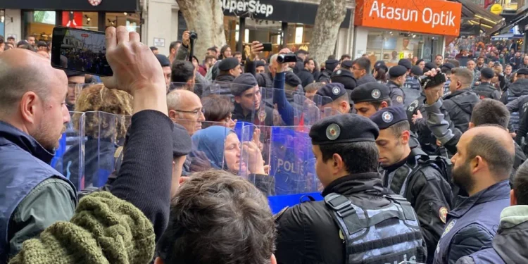 İstanbul Emek, Barış, Demokrasi Güçleri eylemine polis saldırısı