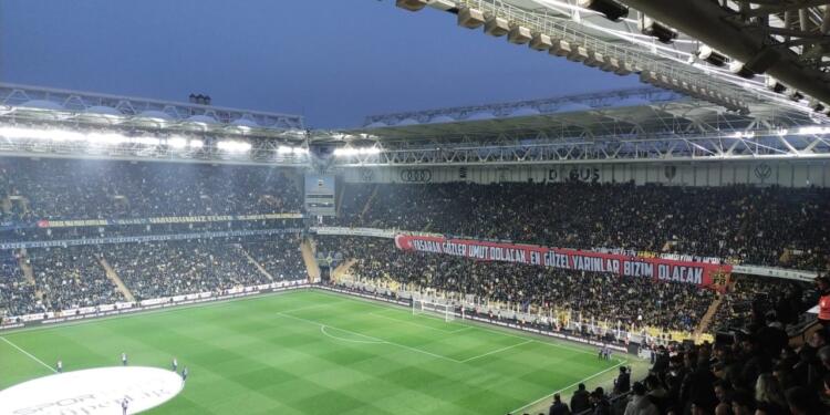 Tribünlerden ‘Hükümet istifa’ sloganları yükseldi