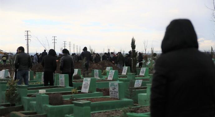 Amed’te yaşamını yitiren 3 kişi toprağa verildi