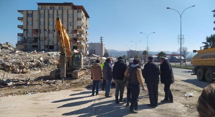 Mimarlar deprem böglesinde: Yönetmeliğe uyulmamış