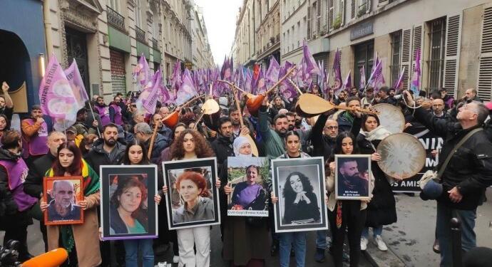 Prof. Dr. Özarslan: Avrupa paramiliter yapıları görmezden geliyor