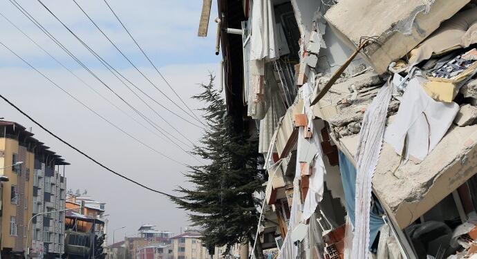 Afşîn’de en az 180 ölüm, 7 tutuklama