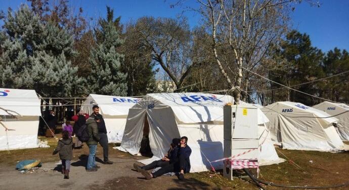 Amed’te çadır kentte yardım ekiplerinden çok polis var