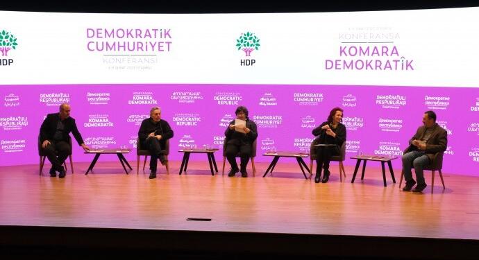 ‘Demokratik ulus daha az devlet daha çok toplum formülüdür’