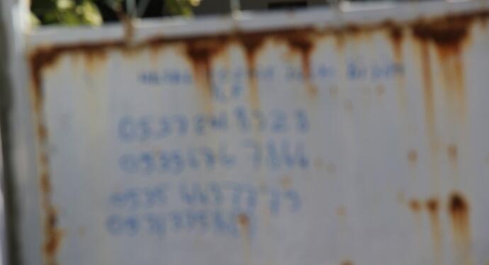 İslahiye’de depremzedeler duvarlara not bırakıp gittiler