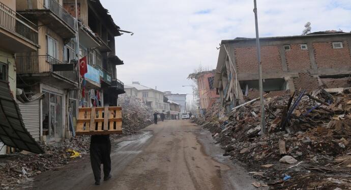 Önce oğlunu sonra eşini kaybetti: Yaşayan ölüyüm