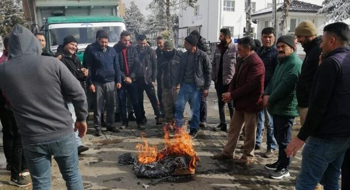 Tütüncüler eylemde: Ya 100 lira verin ya tütün yok