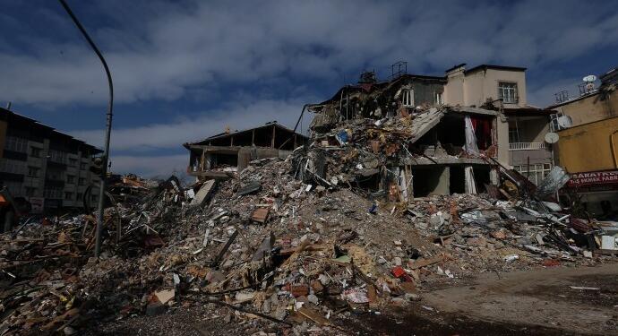 ‘Evlere temizliğe giderek 27 yılda yaptım, 27 saniyede gitti’