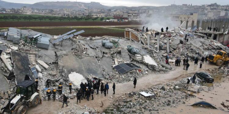 Suriye’de 2 bin 500’den fazla can kaybı