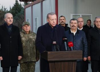 Erdoğan iktidarı eleştirenlere hakaret ettti, TOKİ’den bahsetti