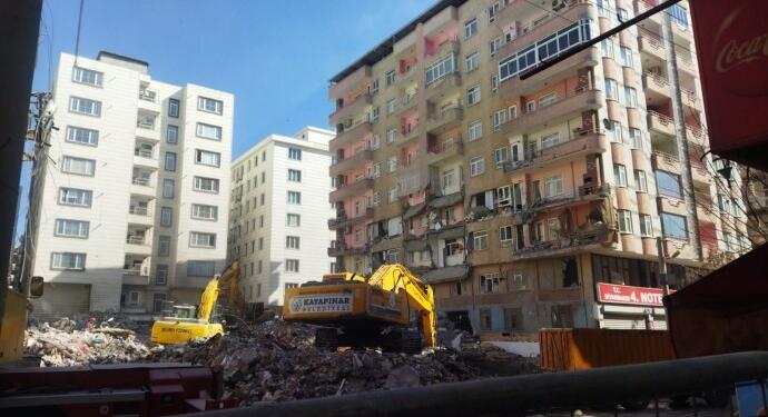 Amed’de enkazlardan 6 cansız beden çıkarıldı