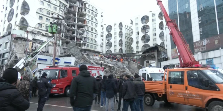 Deprem bölgesinde gazetecilere polis engeli: Gerekçe ‘OHAL ilanı’