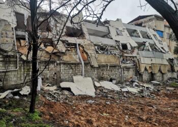 Depremin merkez üssünde halk kaderine terk edildi