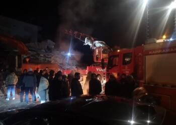 Bazarcix’ta arama kurtarma çalışmaları sürüyor