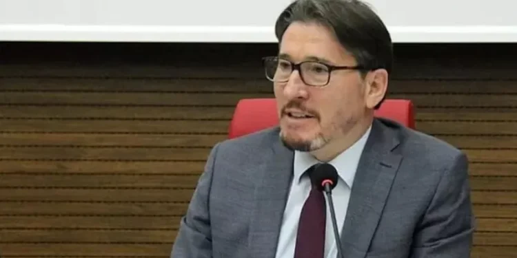 Mimarlık fakültesine dekan atanan ilahiyatçı istifa etti