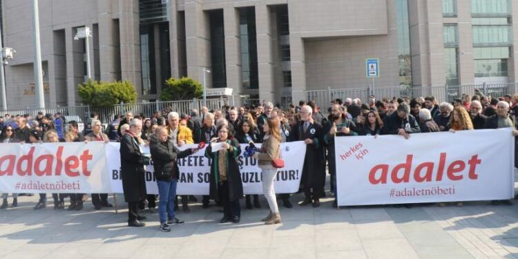 Hukukçulardan deprem için adalet nöbeti: Yargılanacaksınız