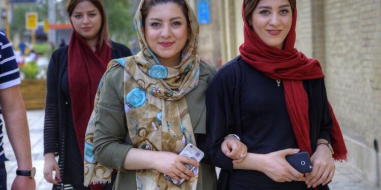İran’da kadınların erkek vasi izni olmadan ülkeden çıkışı yasaklandı