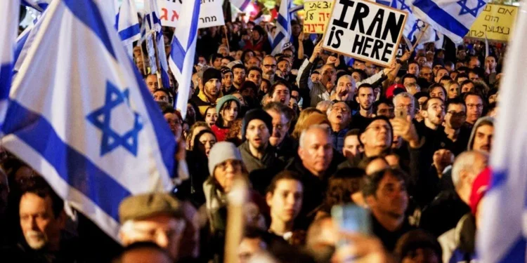 İsrail’de yargı reformuna karşı yüz bini aşkın kişi sokakta