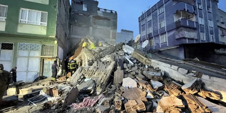 Amed’te hastane hasar gördü, doktor yardım çağrısı yaptı: Bebekler hipotermiden ex olabilir