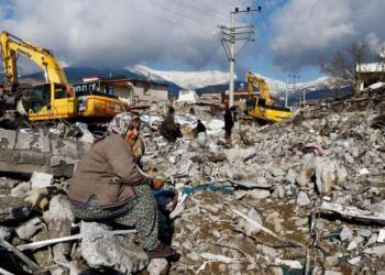 Deprem bölgesinde salgın hastalık uyarısı