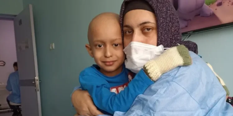 Kanser hastası Yusuf Kerim annesiyle görüştü