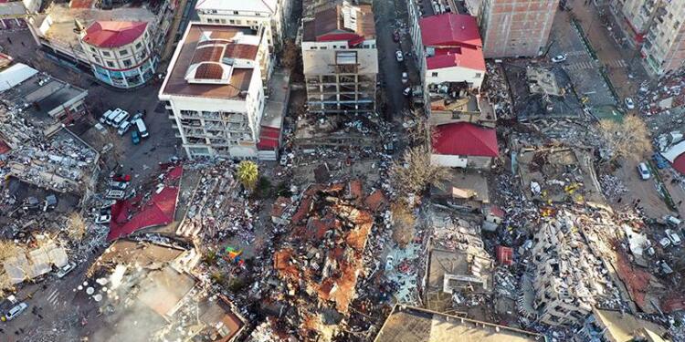 Deprem yardımlarını çalan emniyet müdürü serbest bırakıldı