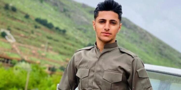 İran bir Kürt gencini katletti, halk kontrol noktasını ateşe verdi