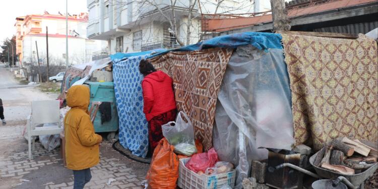 TTB ve SES kadınlar için deprem bölgesinde: Yaralar sarılana kadar buradayız