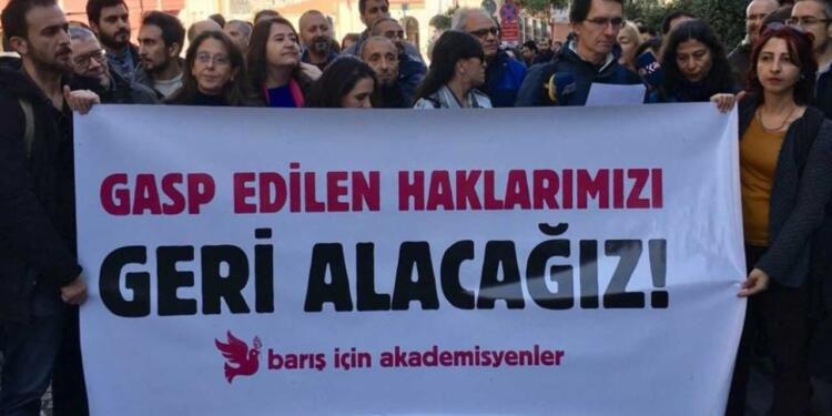 İhraç edilen barış akademisyenileri için yargıdan olumlu karar