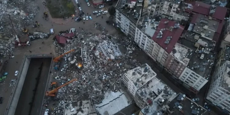 Depremlerde hayatını kaybeden yurttaşların sayısı 49 bin 589’a yükseldi