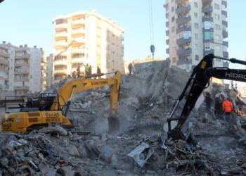 Vinçlerin parasını depremzedelerden istediler