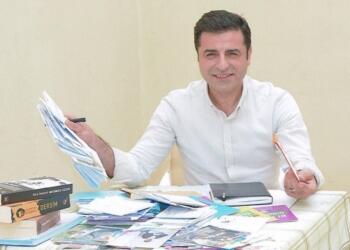 Demirtaş: HDP’liler bağırlarına taş basarak oy vermek istemiyor