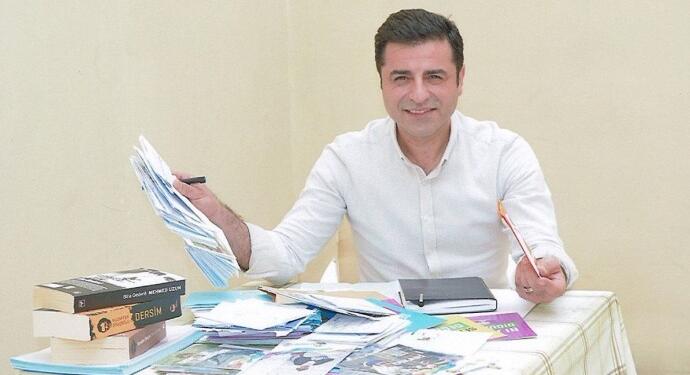 Demirtaş: HDP’liler bağırlarına taş basarak oy vermek istemiyor