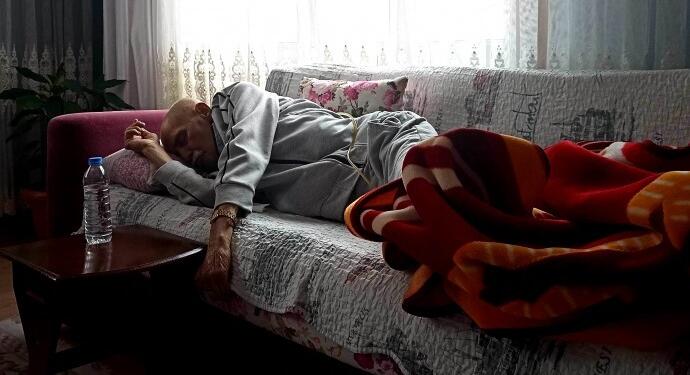 Hasta tutuklu ölüm döşeğinde tahliye edildi, fenalaşarak hastaneye kaldırıldı