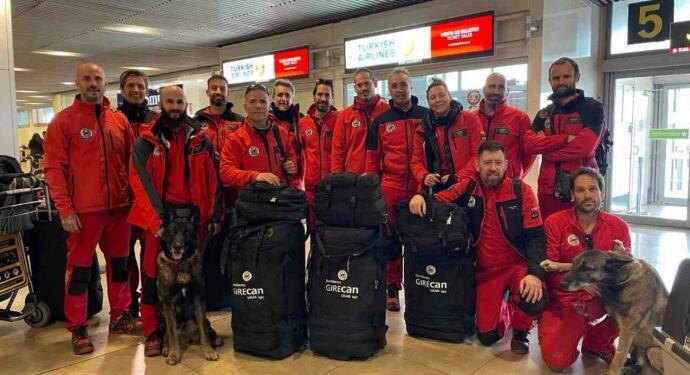 İspanyol ve İsrail arama-kurtarma ekipleri: Halk dayanışması takdire şayandı