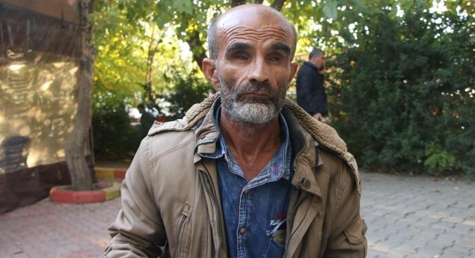 Görme engelli yurttaşa ‘örgüt kitaplarını okuyor’ denilerek dava açıldı