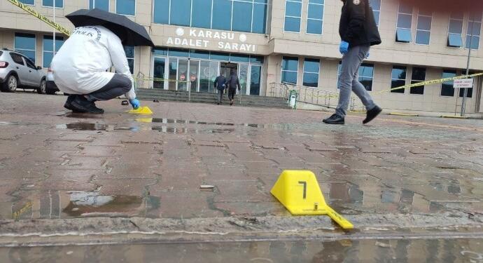 Adliye önünde kadına silahlı saldırı