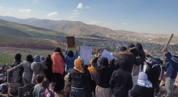 İran’da halk Mahabad Mezarlığı’nda haykırdı: Jin, jiyan, azadi
