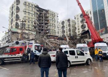Amed’te 3 bin 252 bina ağır hasarlı