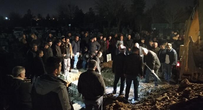 Araç çarpan 28 yıllık tutuklu annesi Dorudemir toprağa verildi