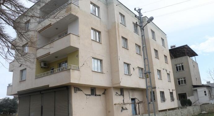 Hasar tespit diye fotoğraf çekip gittiler