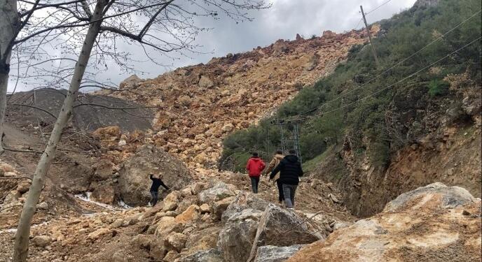 Günler geçti depremde kapanan yollar açılmadı