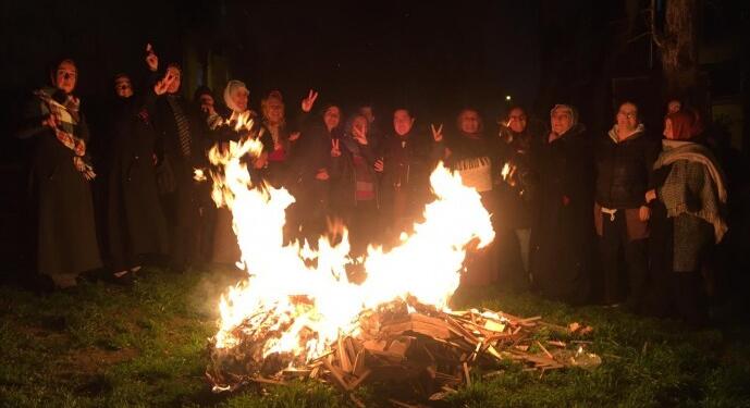 Kadınlar İstanbul’da ilk ateşi yaktı