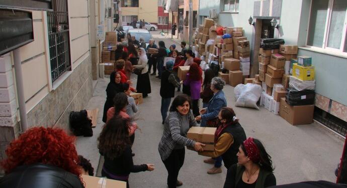 Mor TIR’lar yola çıkıyor: Bu yıl 8 Mart’ta deprem bölgesindeyiz
