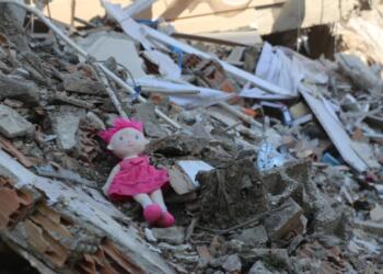 Çocuklar cemaat yurtlarına teslim ediliyor, aileler kayıp çocuklarını arıyor