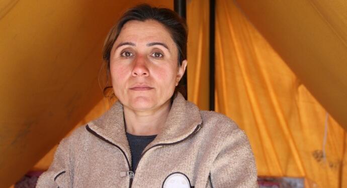 Jandarma çadır isteyen kadını kocasına şikayet etti