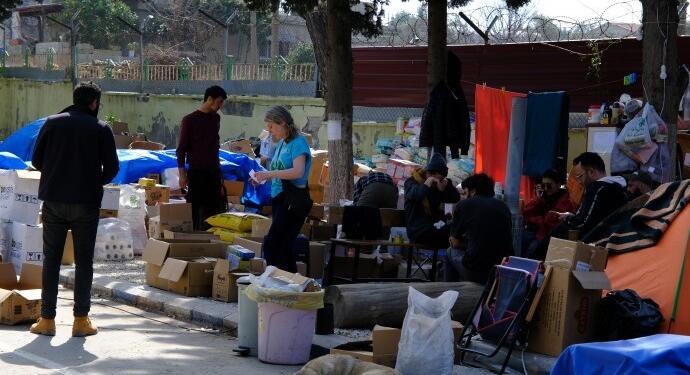 Deprem komünü ile yaralar sarılıyor