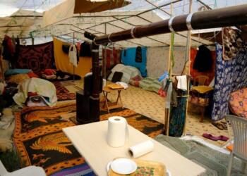 Seralarını çadıra dönüştürdüler