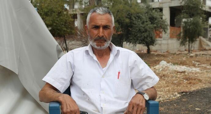 Enkazdan kendileri çıktı, çadırı gönüllüler getirdi, su sorunu devam ediyor