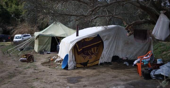 Depremzedelerin çadırları sular altında kaldı